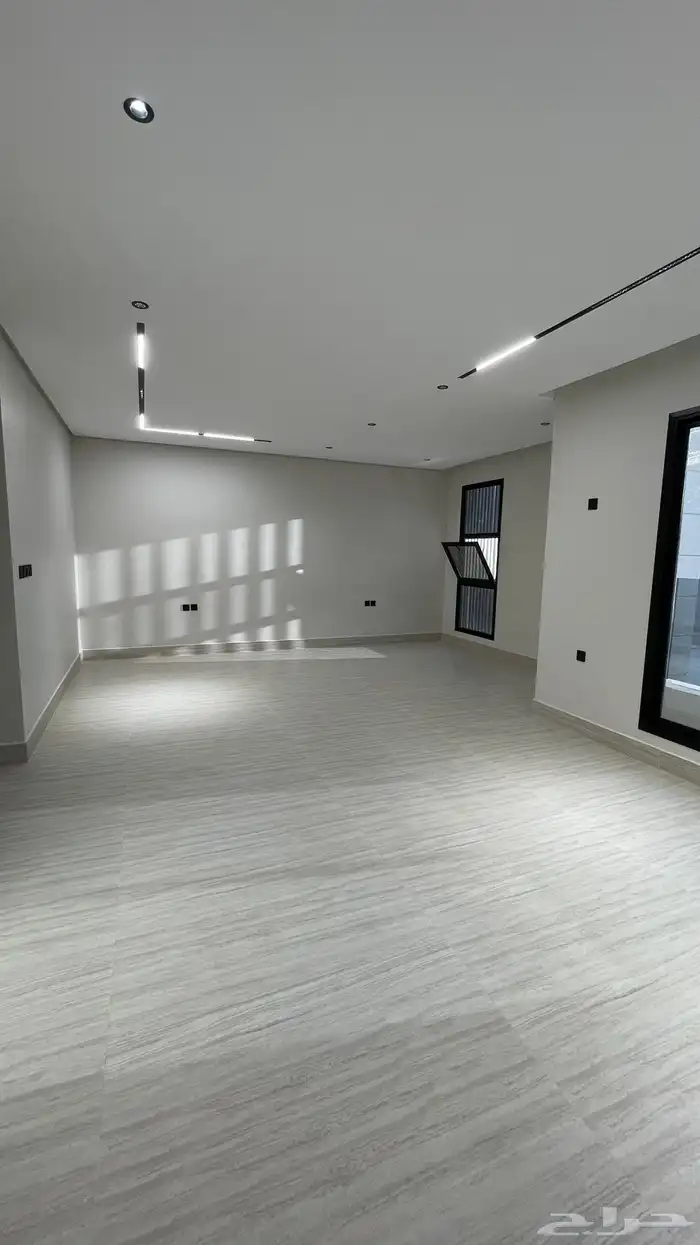 فلة للبيع واحة الشرقية ( الشعلة ) 42