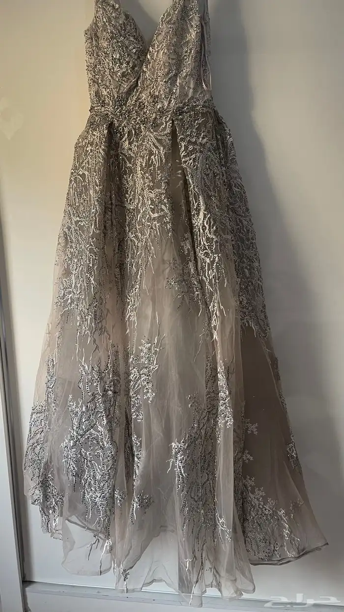 فستان اعراس رمادي فخم للبيع 3