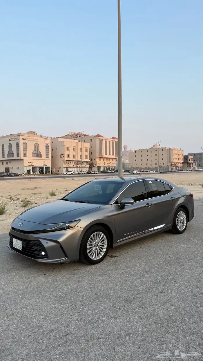للبيع كامري 2025 LE فل كامل - بنزين 0
