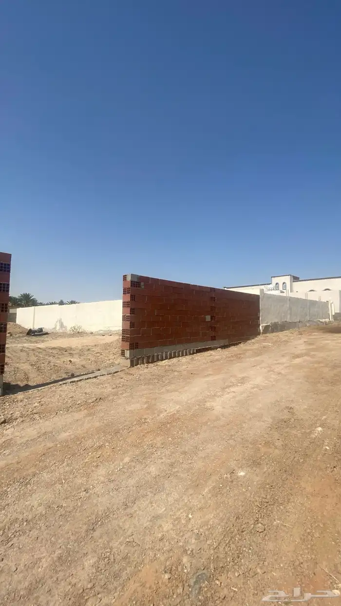 للإيجار حوش مساحه 1200متر عداد كهرب مستقل وغرفه صغير 3x3 9