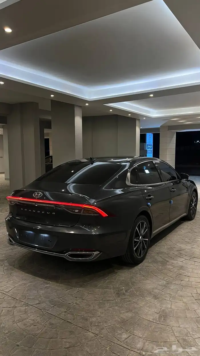 ازيرا 2020 ( بنزين 4V ) فل اوبشن بحالة الوكالة طبلون ديجيتال 6