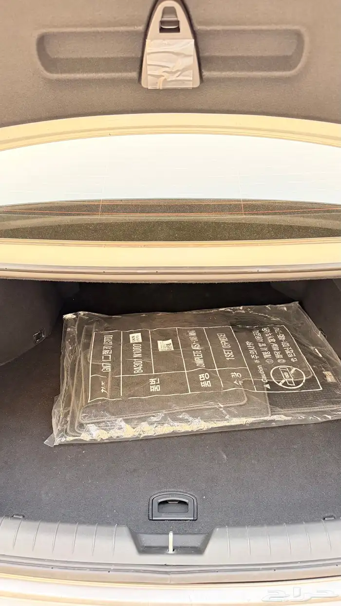 ازيرا 2023 ( بنزين 6V ) بحالة الوكالة 20