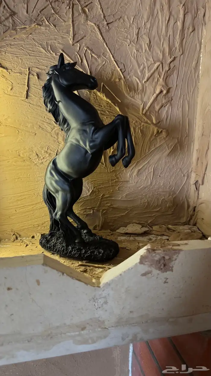 للبيع تمثال حصان 1