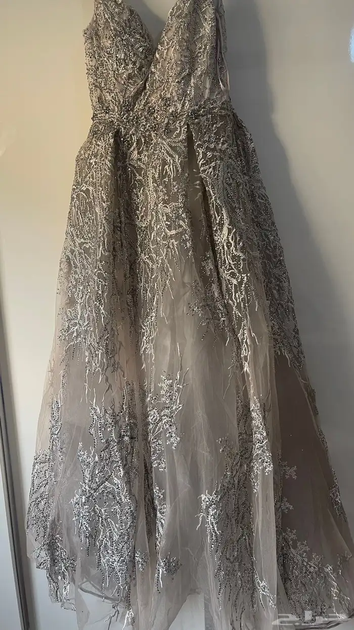 فستان اعراس رمادي فخم للبيع 1