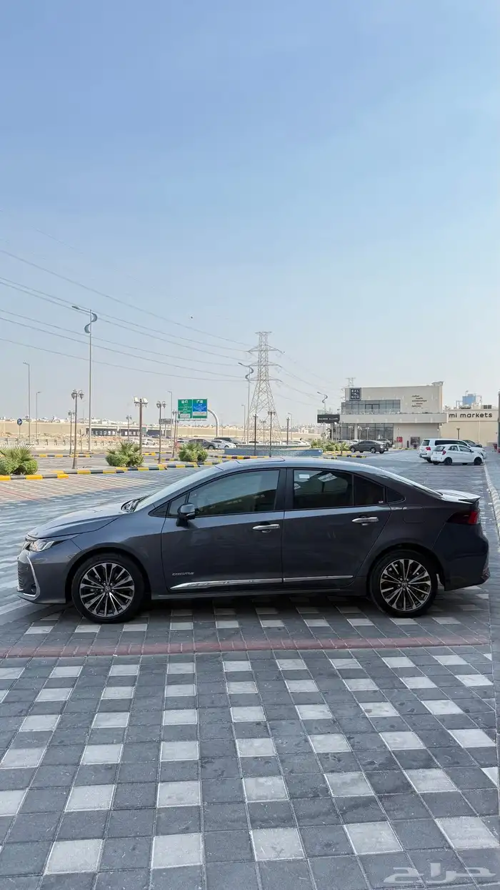 للبيع كورولا 2025 فل كامل - مكينه 2.0 3