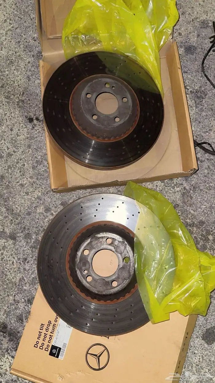 للبيع مساعدات خلفي وامامي. وهبات امامي حق مرسدس S500 2