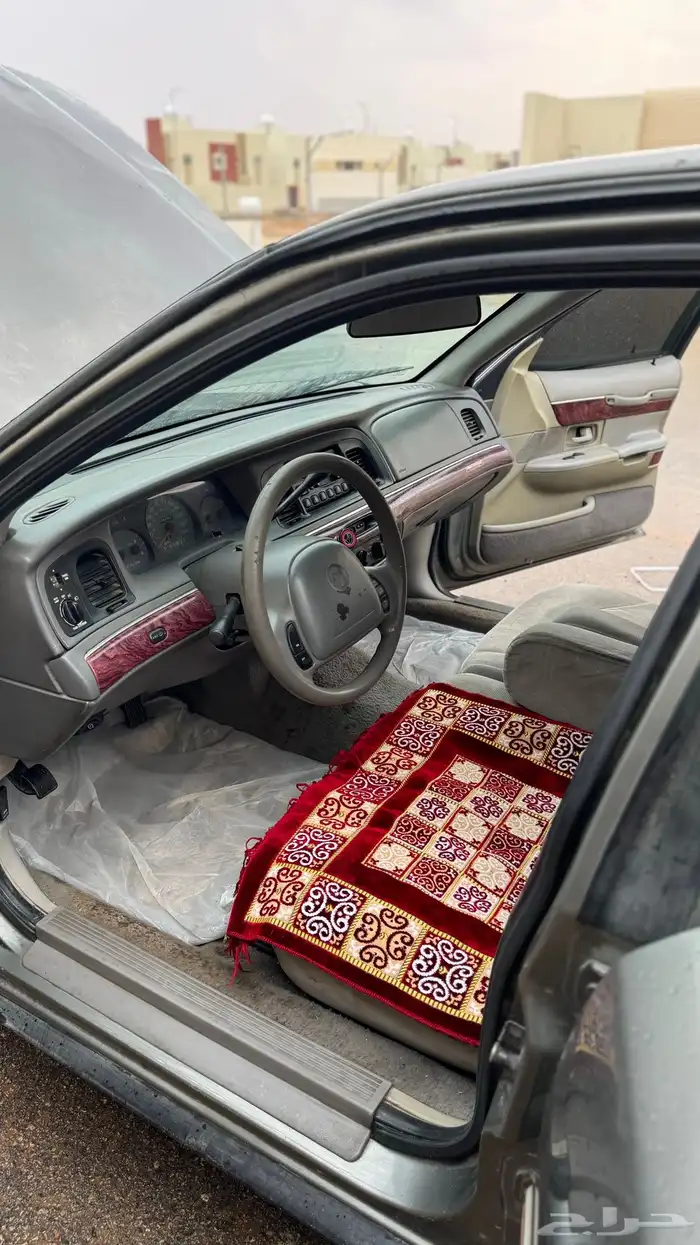 للبيع فورد ماركيز موديل 2000السياره كما موضحه لكم في الصوره 2