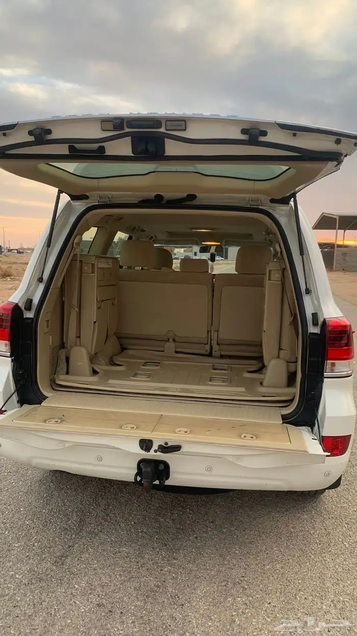 لاندكروزر GXR 2017 رقم 3 ممشى ((290)) الف ديزل 7