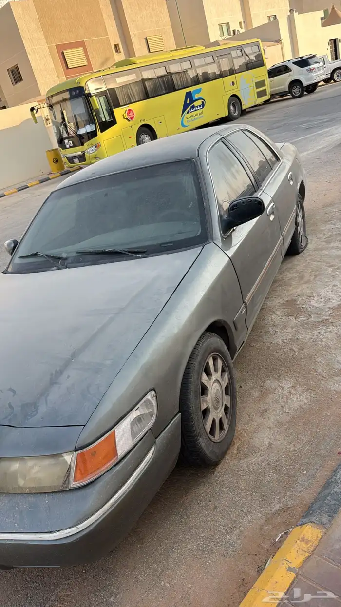 للبيع فورد ماركيز موديل 2000السياره كما موضحه لكم في الصوره 0