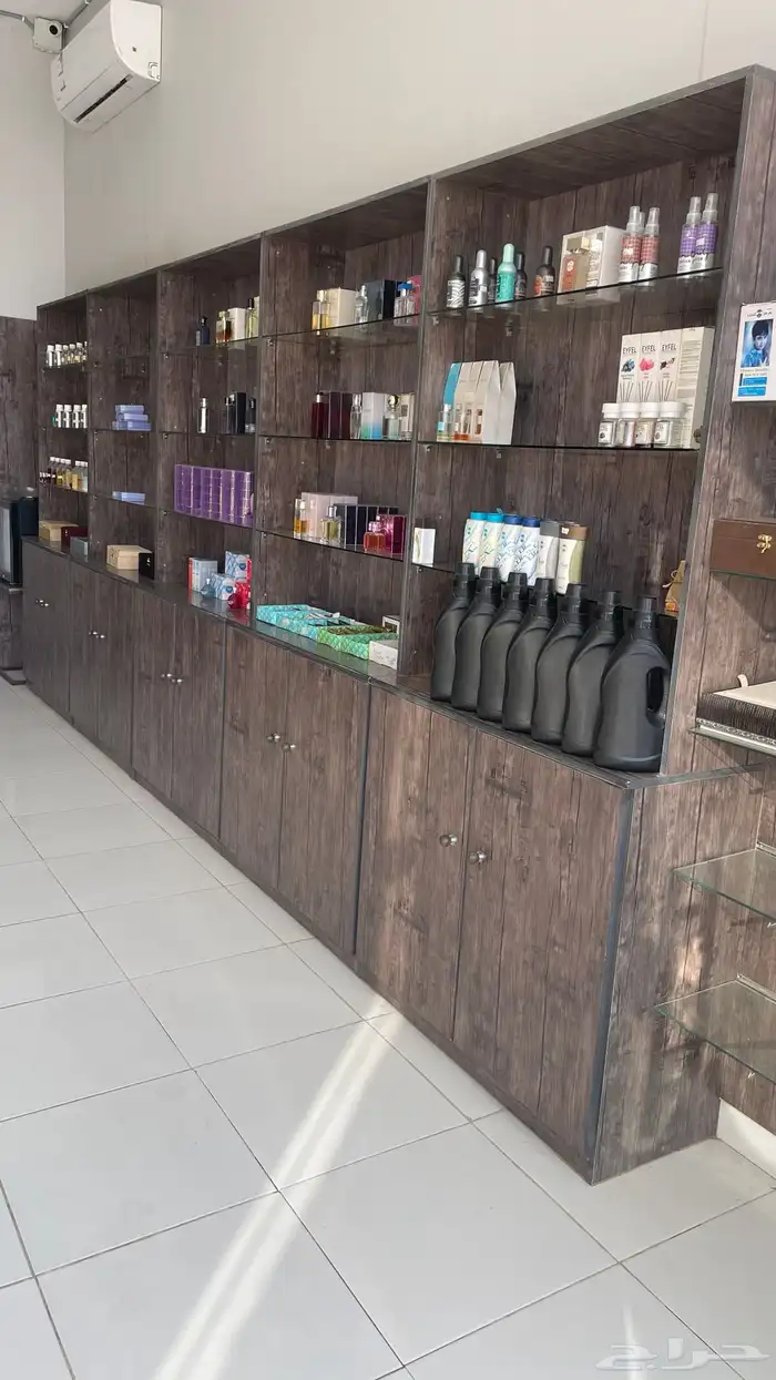 محل عود وعطور ومستحضرات تجميل للتقبيل أو للإيجار 3