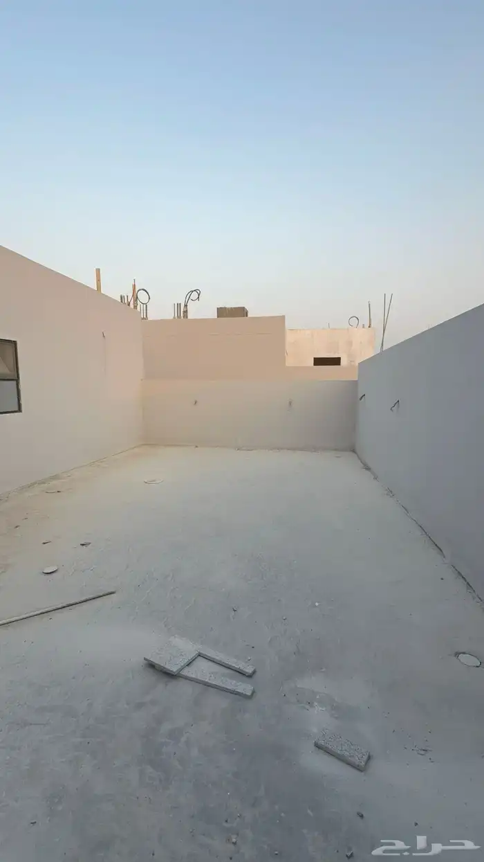 للبيع ملحق 5 غرف مع 3 سطح خاص بالشعله مرتب جدا 1