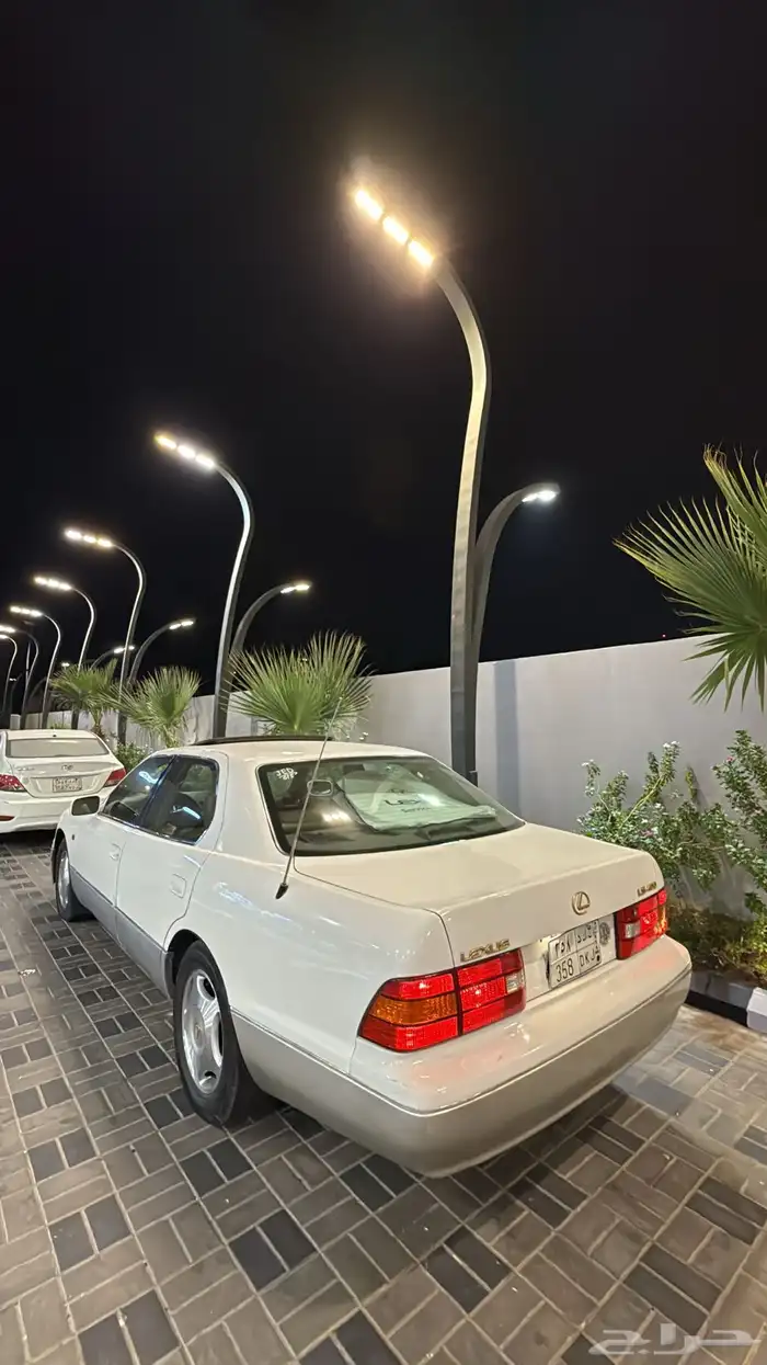 لكزس LS400 4