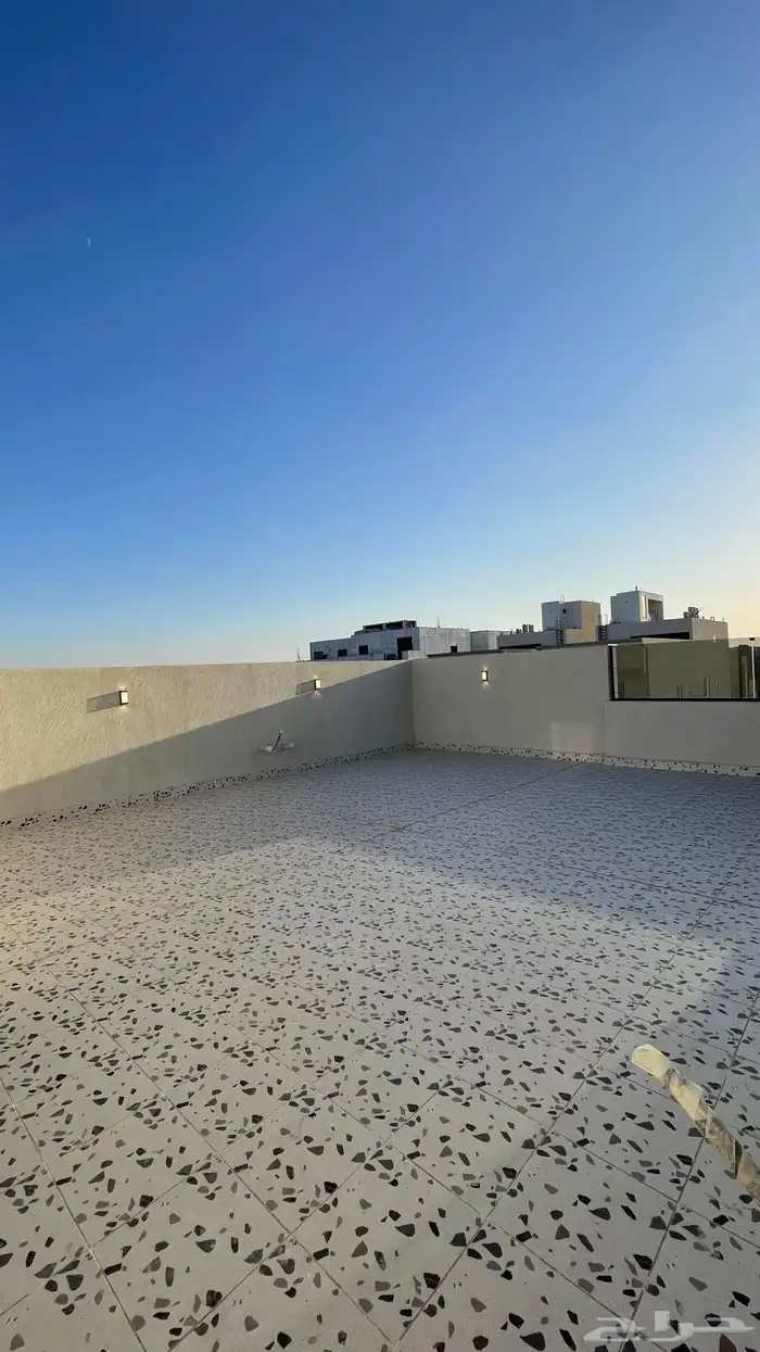 فلة للبيع واحة الشرقية ( الشعلة ) 50