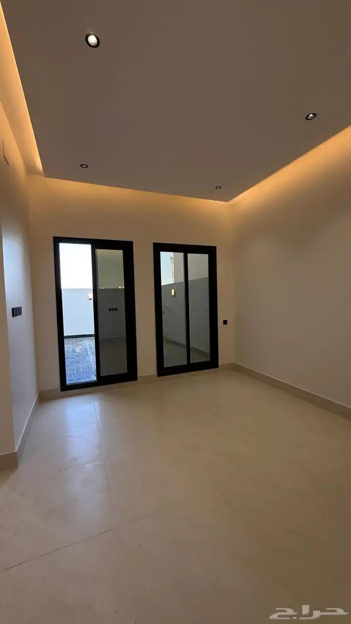 للبيع شقق ارضيه وعلويه بحى حسام خميس مشيط 32