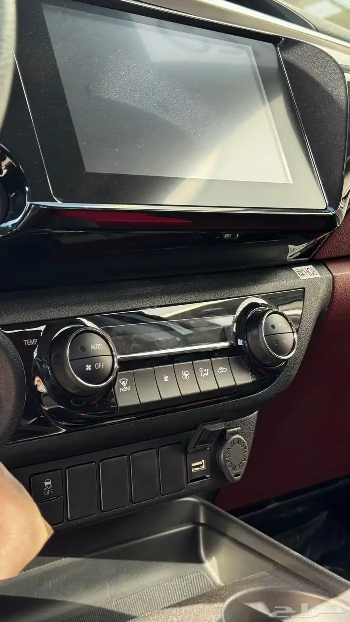 تويوتا هايلكس غمارتين GLX S دبل تماتيك مفتاح 2025 - 125.000 5