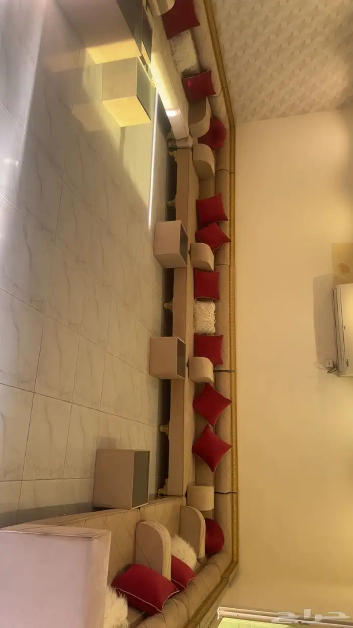 كنب مجلس فخم 8في 8 تقريبا 3