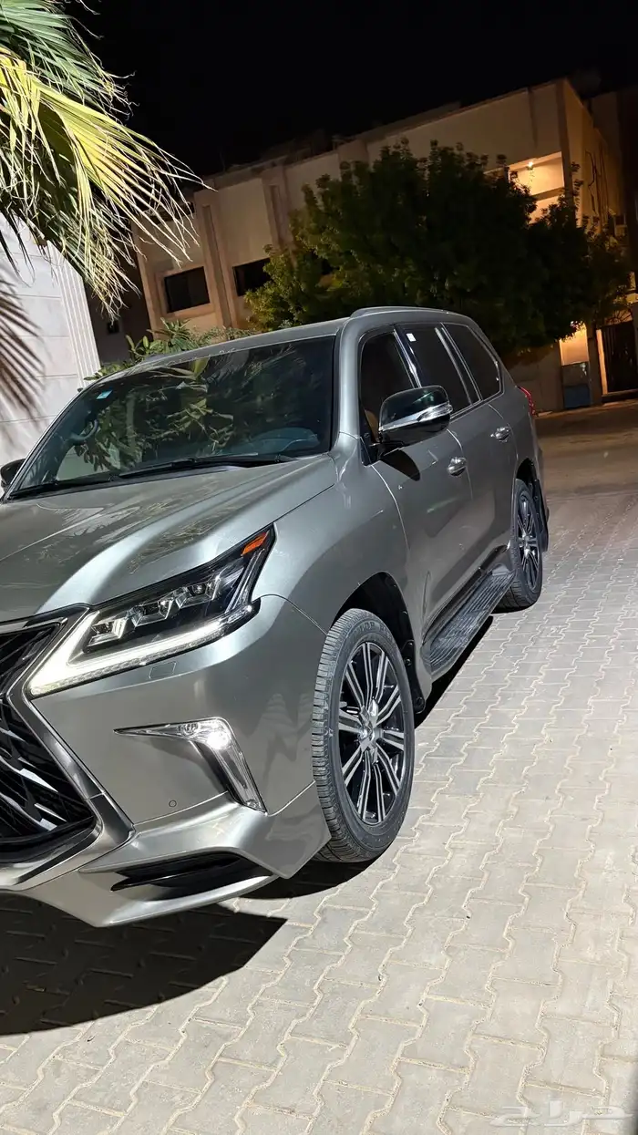 جيب لكزس 2020 تيتانيوم عداد 81 الف 5