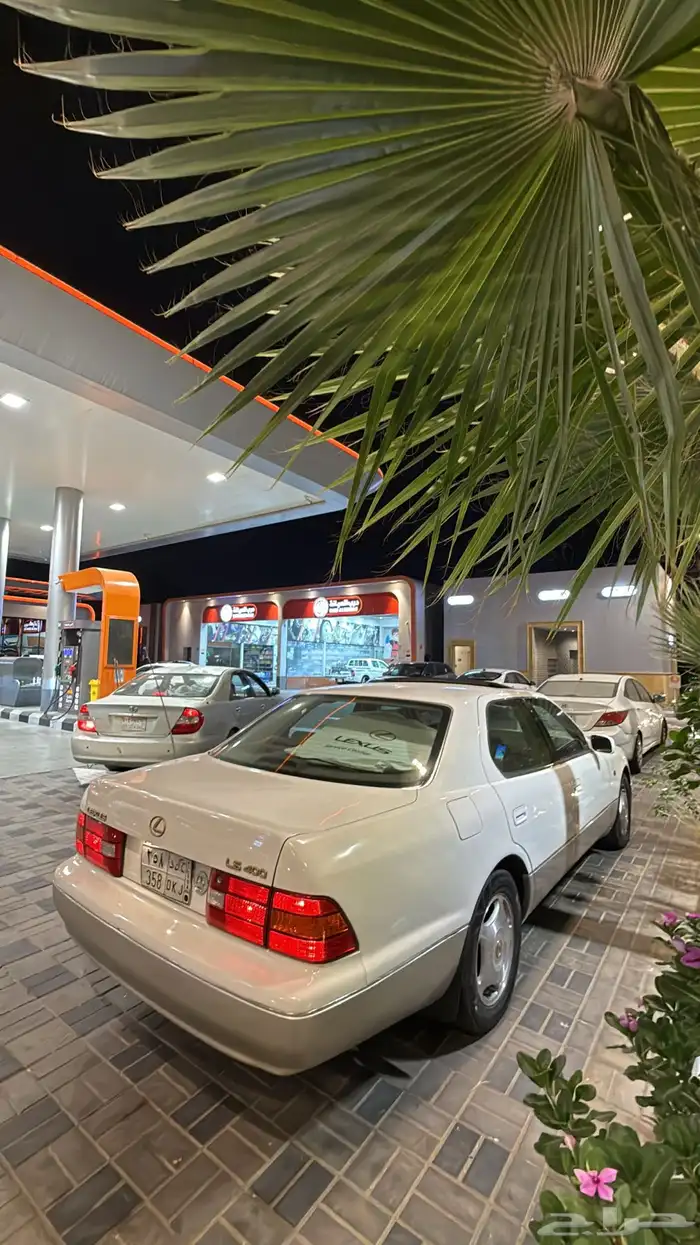 لكزس LS400 8