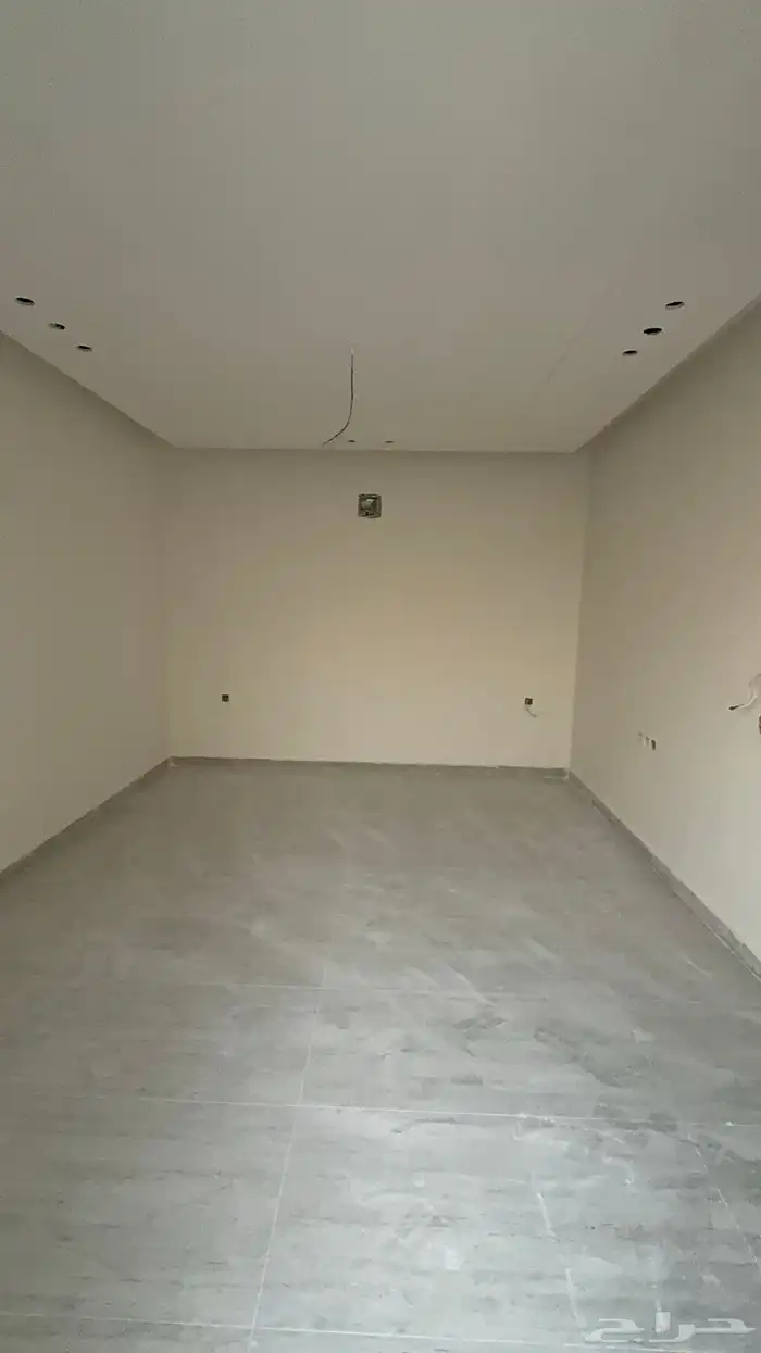 للبيع ملحق 5 غرف مع 3 سطح خاص بالشعله مرتب جدا 15