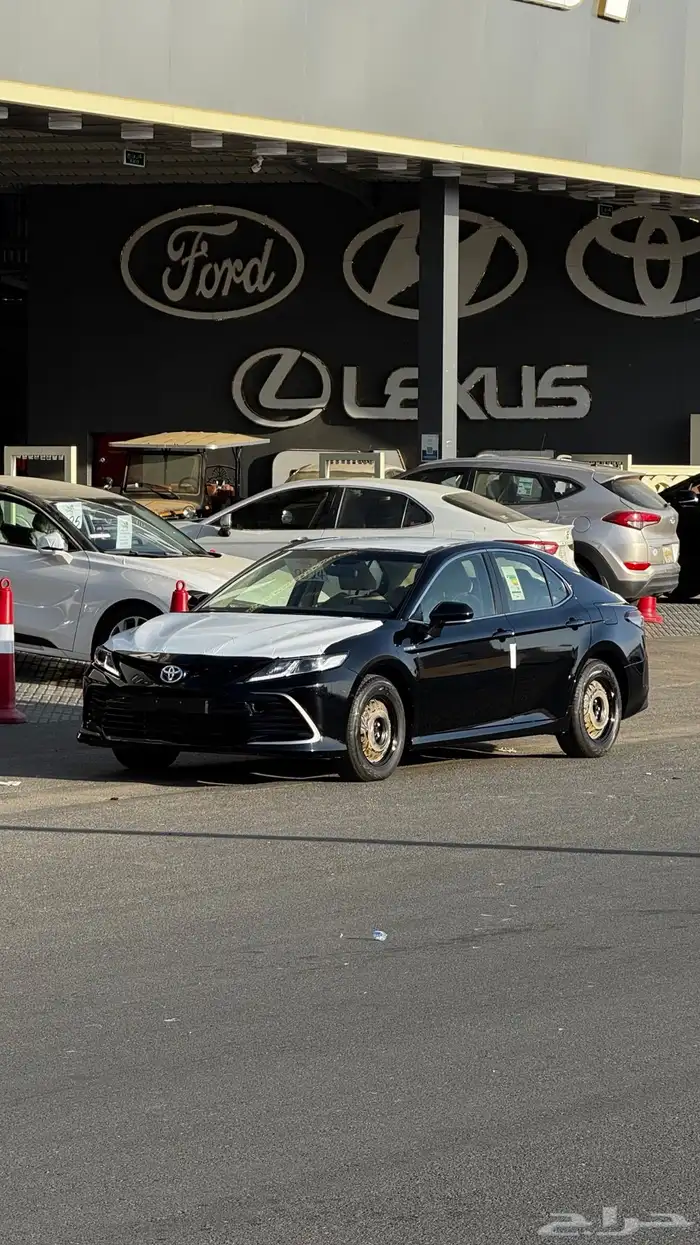 تويوتا كامري LE هايبرد ستاندر 2024 بريمي - 101.500 0