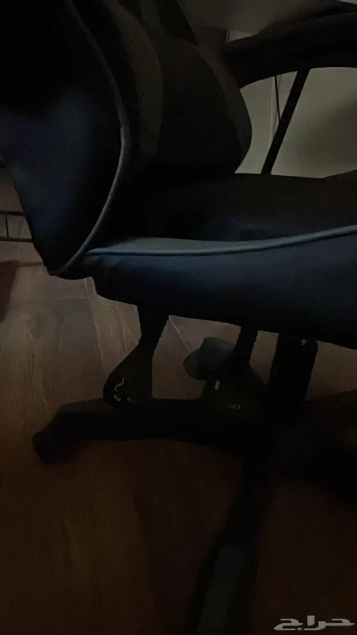 طاوله وكرسي قيمنق 1