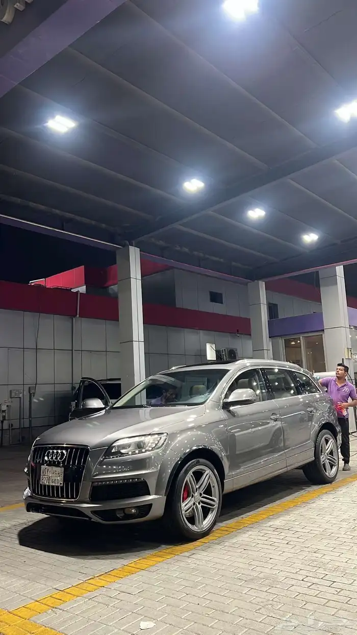 السلام عليكم عندي اودي كيو7 موديله 2010 1