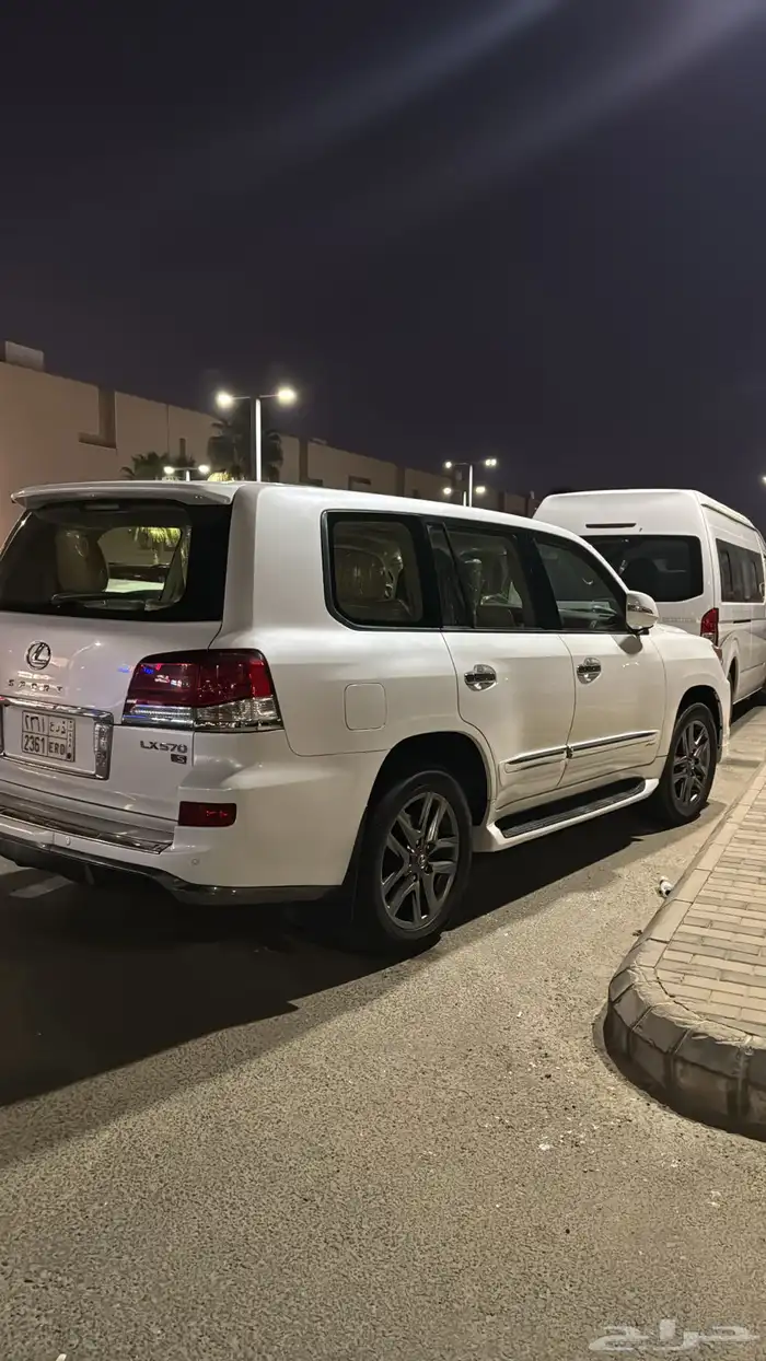 جيب لكزس 2015 ممشى قليل 8