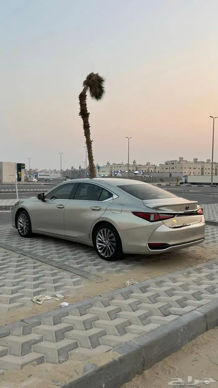 لكزس ES300 - HYBRID 4