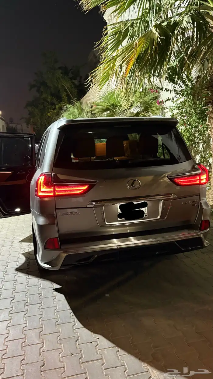 جيب لكزس 2020 تيتانيوم عداد 81 الف 4
