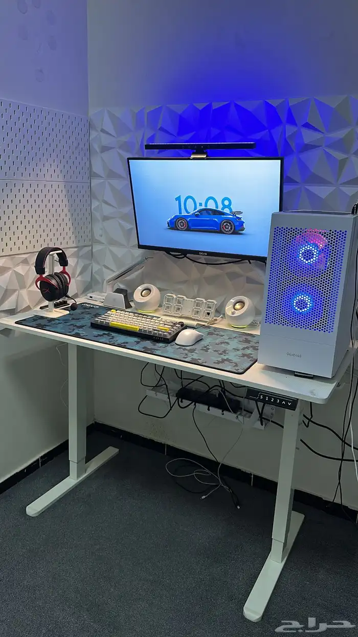 بي سي وطاولة للبيع 1