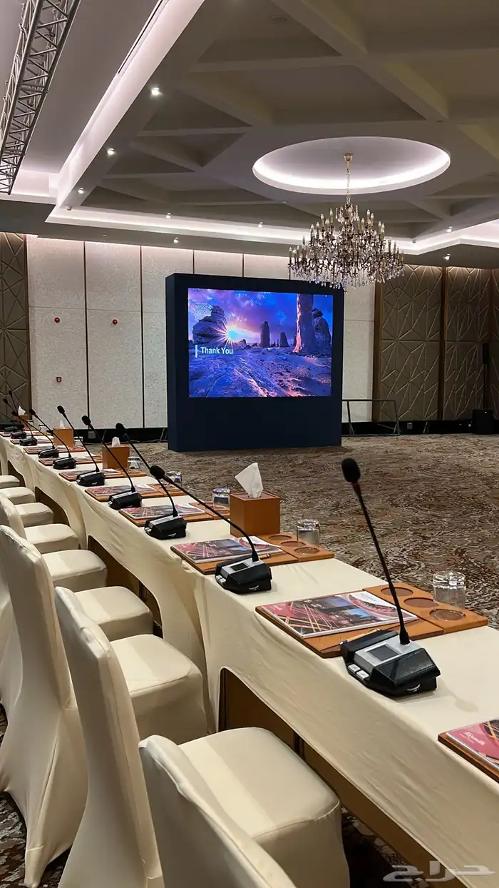 اضاءة حفلات شاشات كراسي بار ليد 1