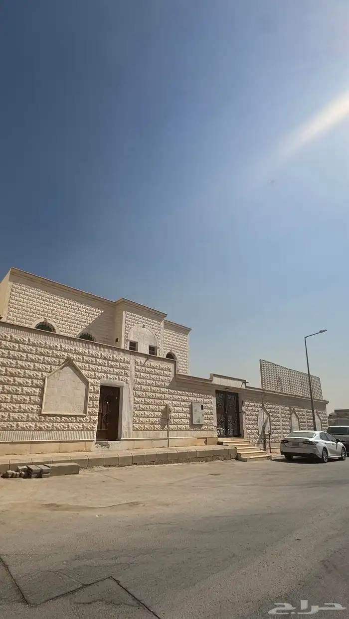 فيلا بحي اليرموك للبيع 0