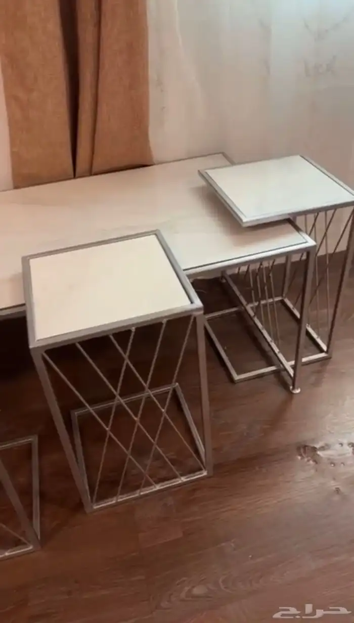طاوله رخام مع 4 خدمه 0
