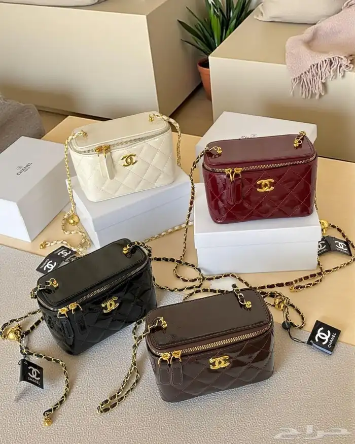 شنط شانيل أوميوميو درجه أولى مع ملحقات الماركه الوان جميله 4