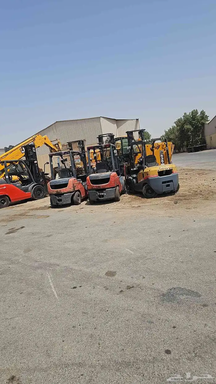 سيزر لفت للايجار رافعات شوكيه هدروليك 1