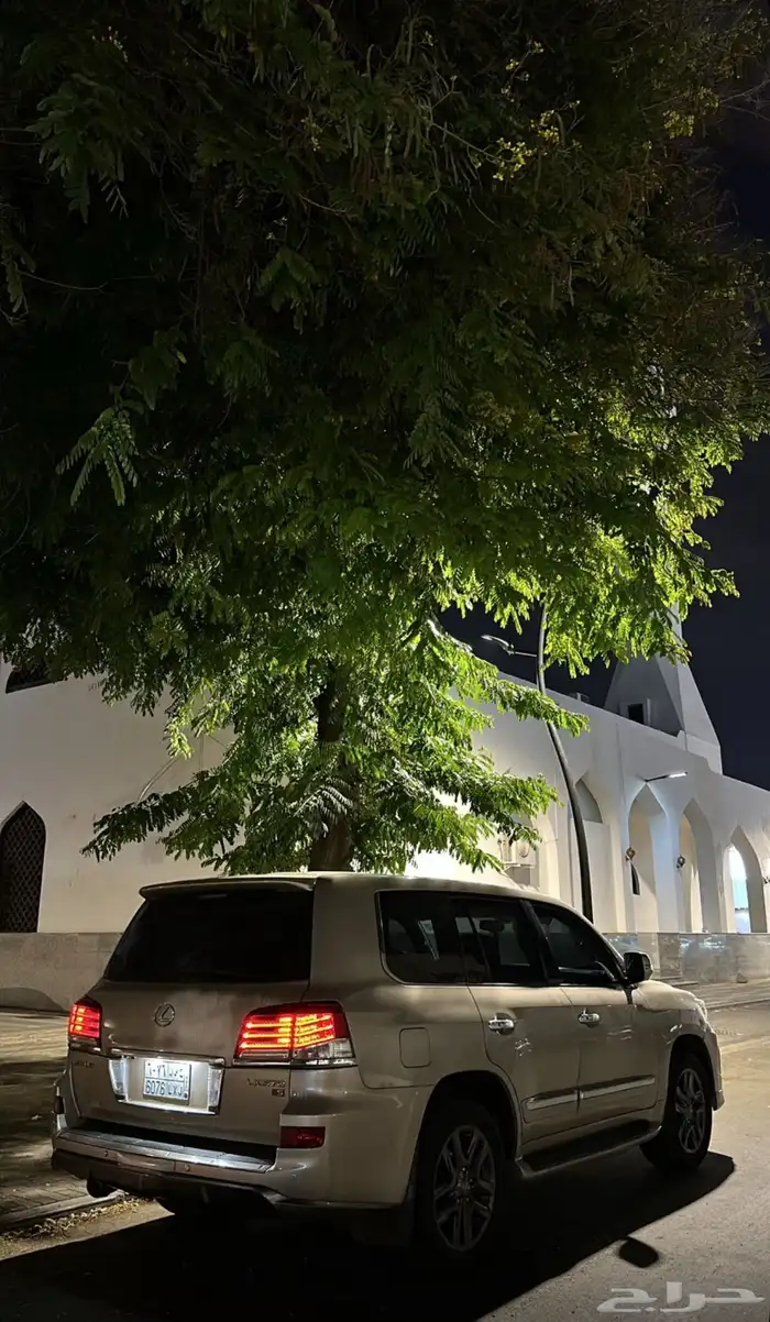 جيب لكزس للبيع 4