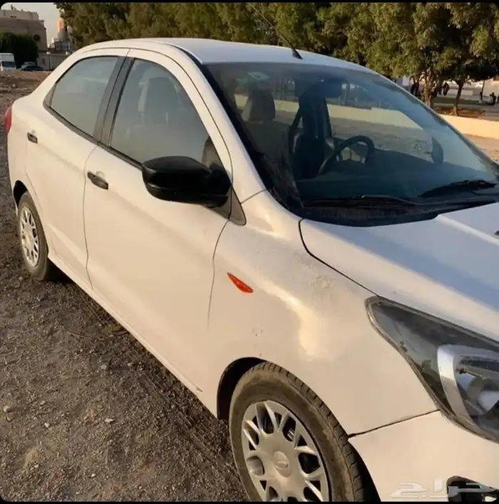 فورد فيجو 2017 قير اوتوماتيك مكينه وقير بحاله ممتازه 166 الف 4