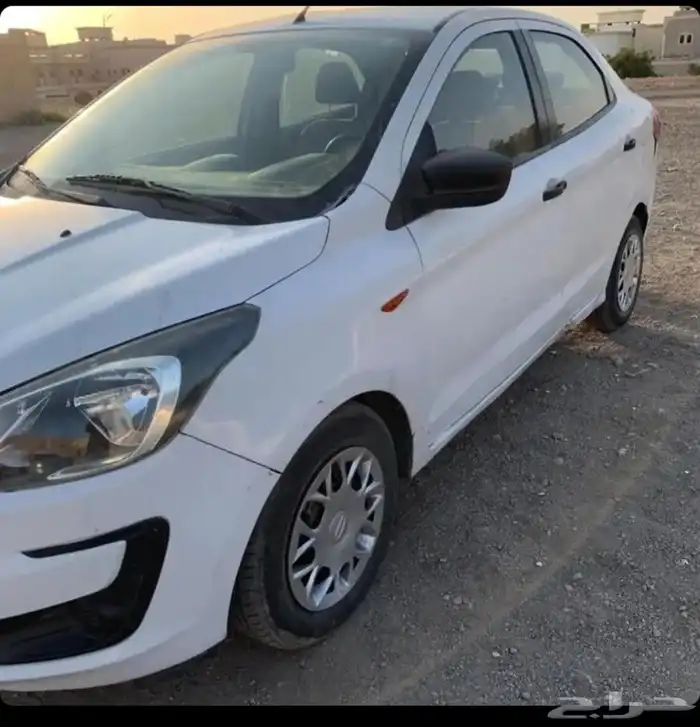 فورد فيجو 2017 قير اوتوماتيك مكينه وقير بحاله ممتازه 166 الف 1