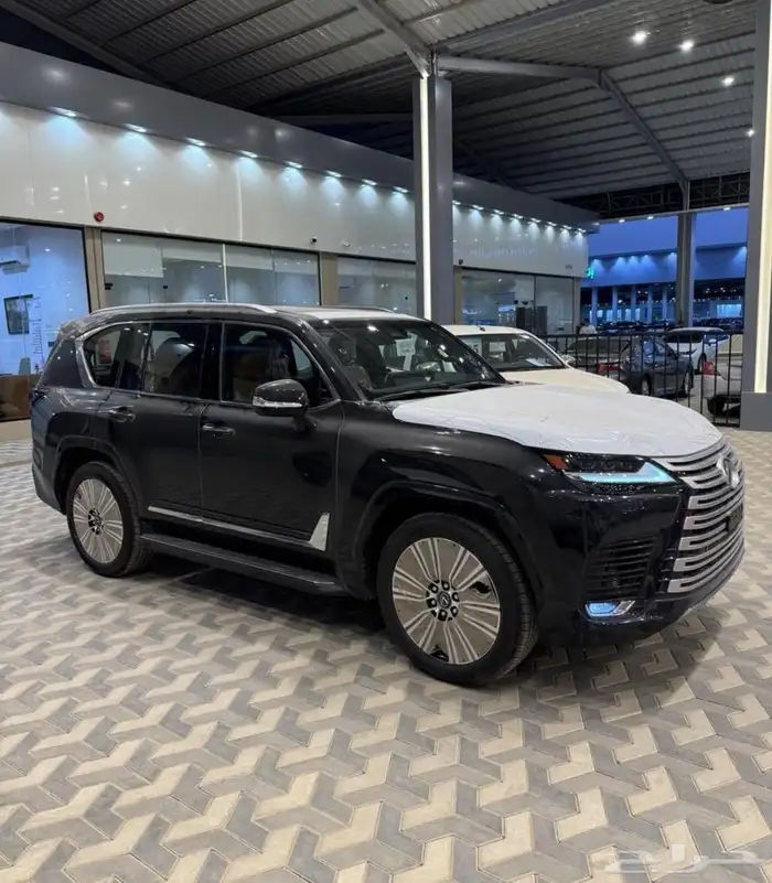 لكزس LX600 BB سعودي ابيض دخليه جملي واسود دخليه جملي 2025 17