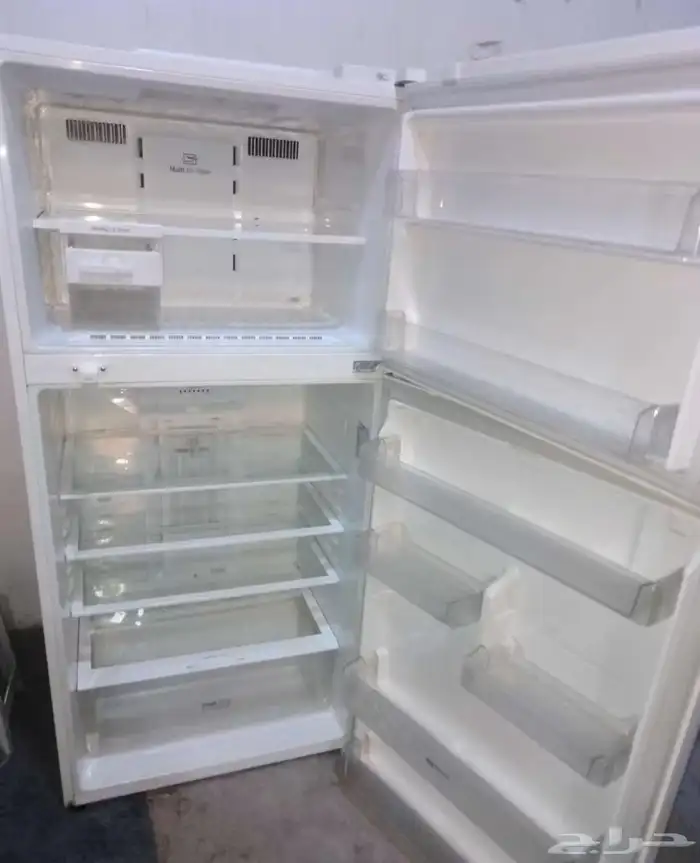 ثلاجه 18 قدم ماركة LG آخر سعرها 700 ريال.. 0