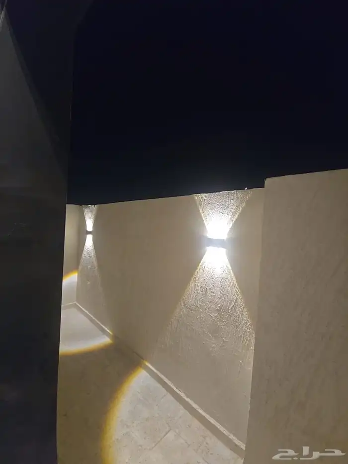 فيلا مع شقة (درج داخلي وشقة) للبيع شرق_الرياض حي الرمال 8