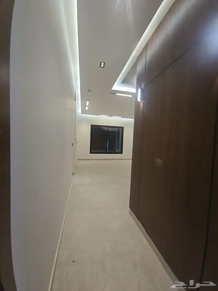 فيلا مع شقة (درج داخلي وشقة) للبيع شرق_الرياض حي الرمال 9