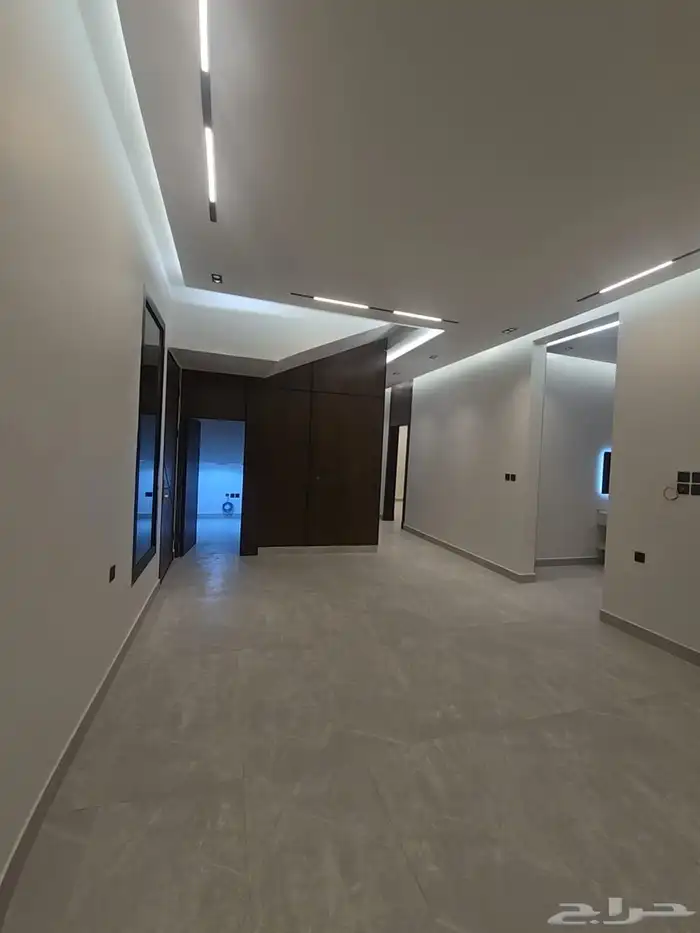 فيلا مع شقة (درج داخلي وشقة) للبيع شرق_الرياض حي الرمال 0