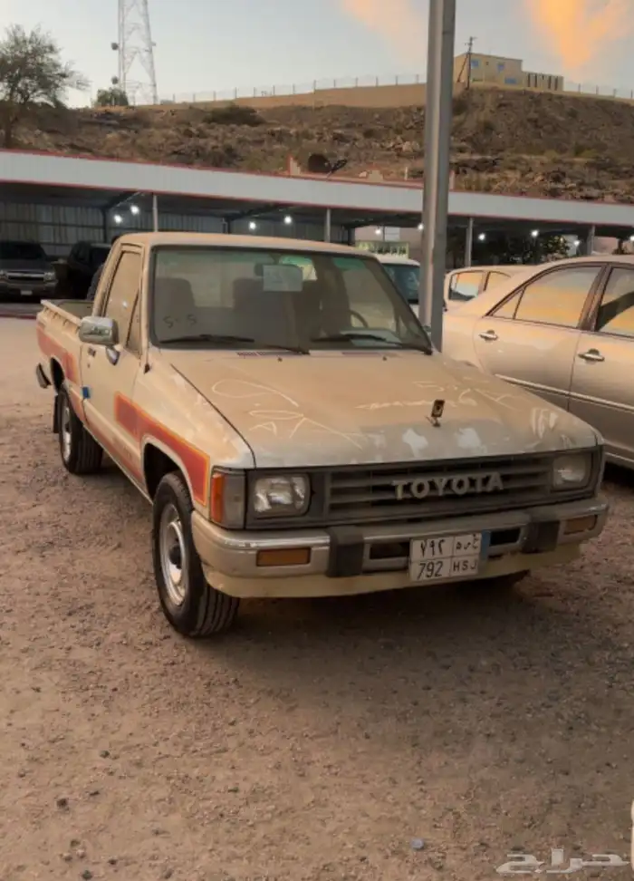 هايلوكس غماره مكيف خامس وكاله ماشي 200 0