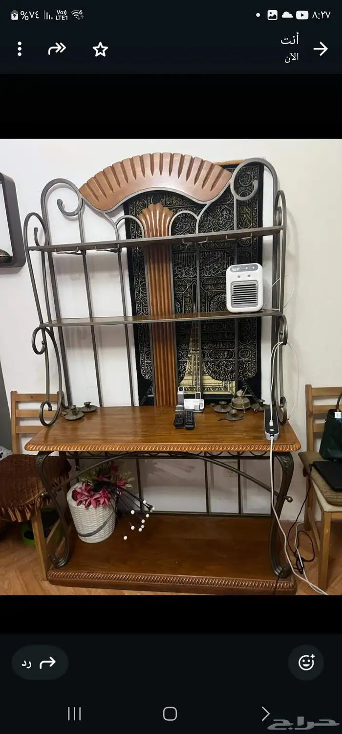 طاولة صفرة خشب سويدي مع اربع كراسي مزخرفة وبوفيه للتقديم 0