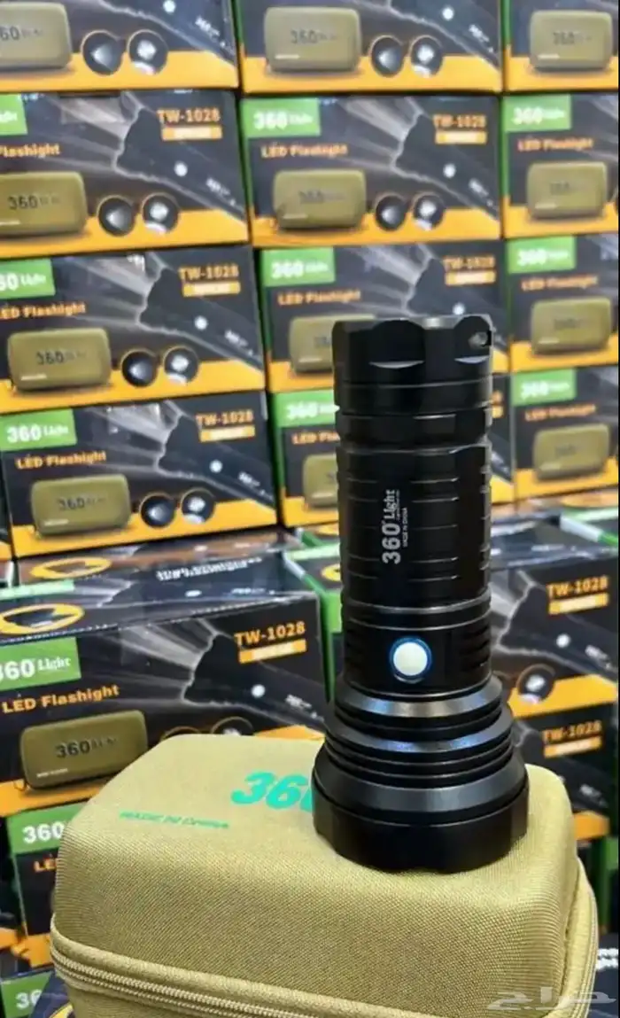 كشاف أو مصباح LED بثلاثة أوضاع يوصل لمسافة 750متر 7