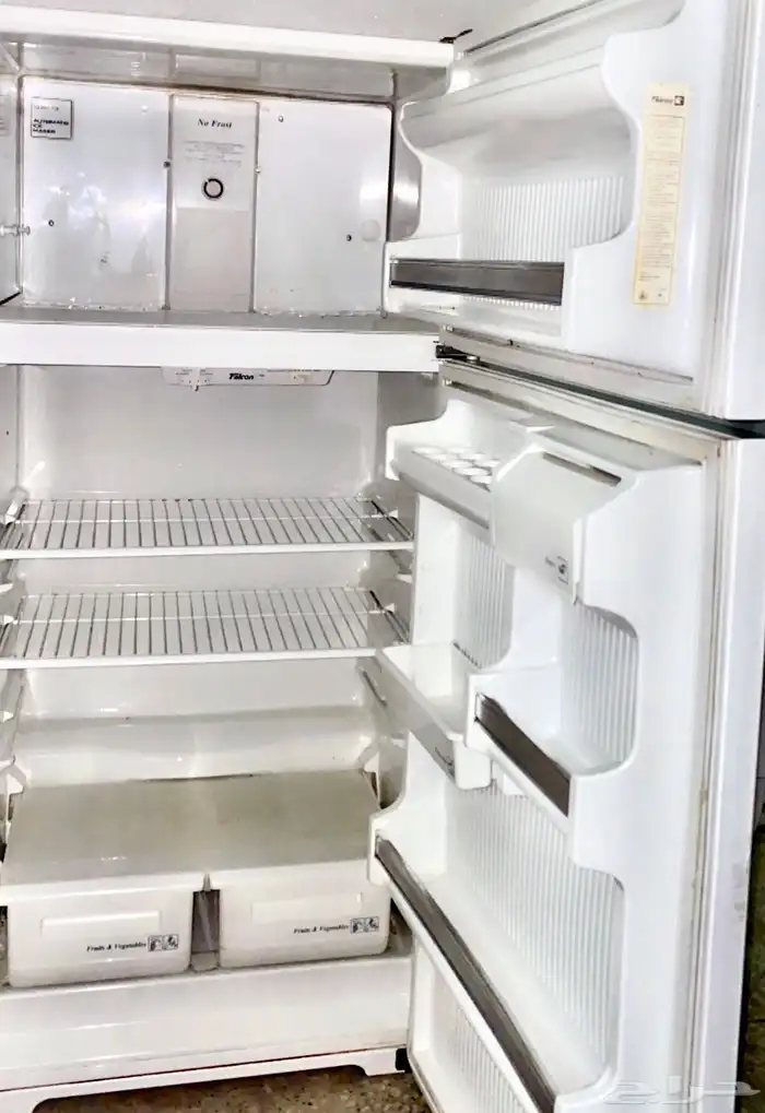 ثلاجة نظيفة فالكون 2