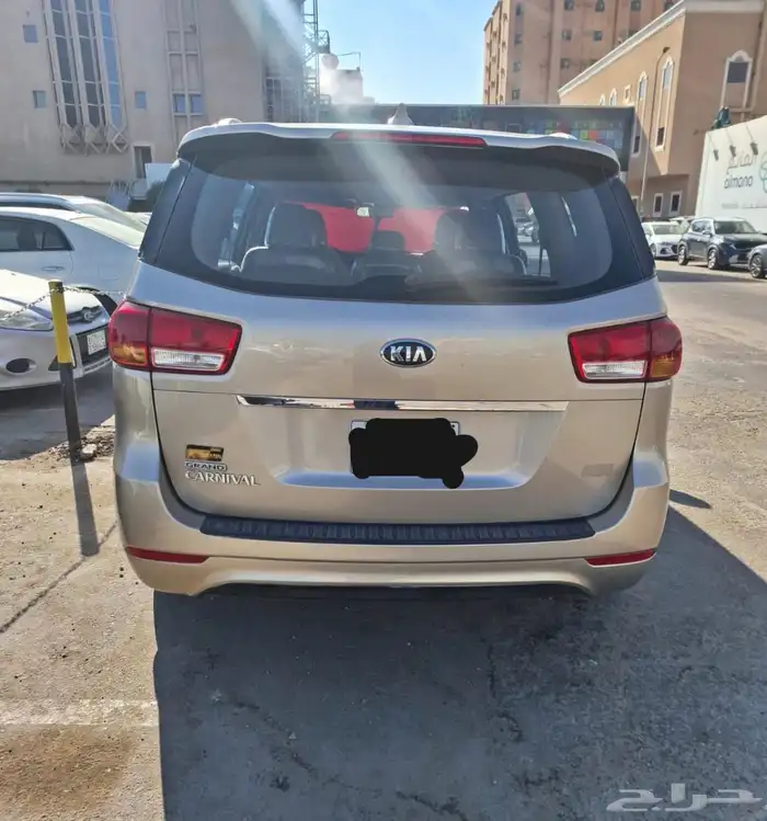 السلام عليكم ورحمة الله وبركاتة للبيع سيارة كرنفال 2016 0