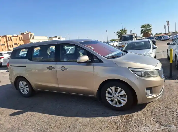 السلام عليكم ورحمة الله وبركاتة للبيع سيارة كرنفال 2016 2