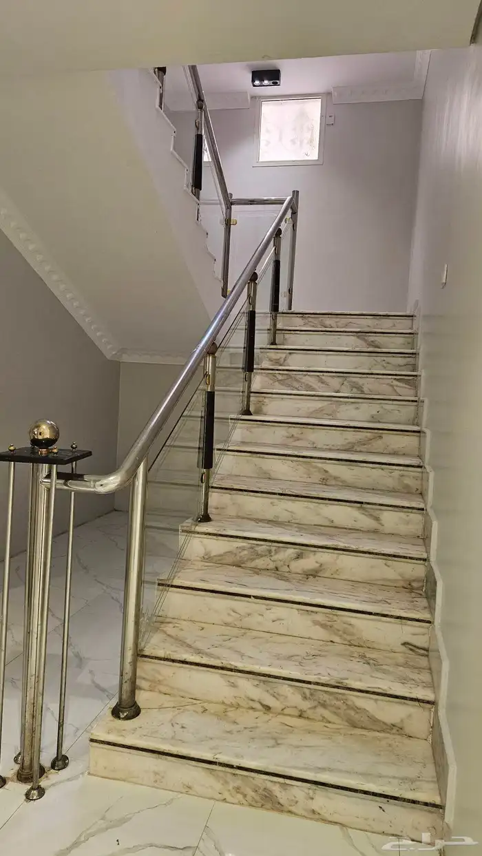 فيلا للايجار حي المونسية الغربية 8